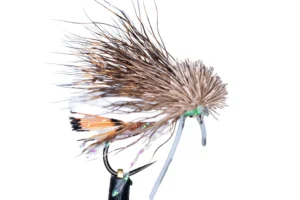Chernobyl Ant torrfluga för flugfiske, med hjorthårskropp, gummiben och vitt synlighetsmaterial, designad för att imitera stora landinsekter på vattenytan.